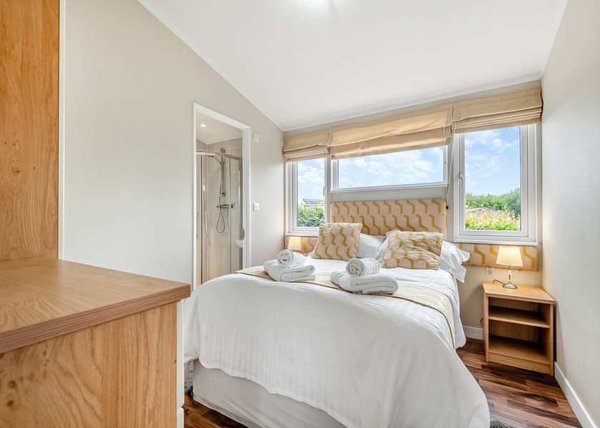 Oak Place Partial Lake View - Wigmore Lakes Lodges, Wattleborough, Nr Shrewsbury