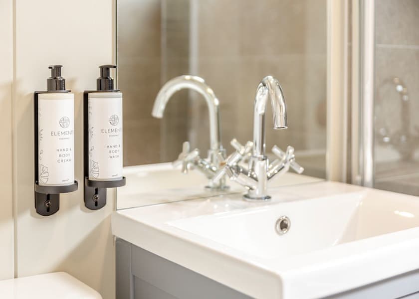 Oak View Lodge - Windmill Retreat & Spa, Glastonbury