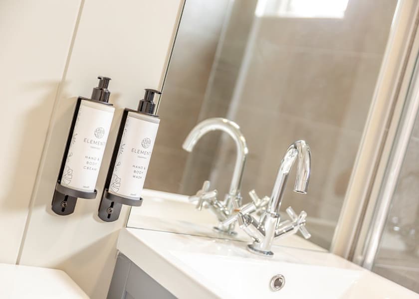 Elm View Lodge - Windmill Retreat & Spa, Glastonbury