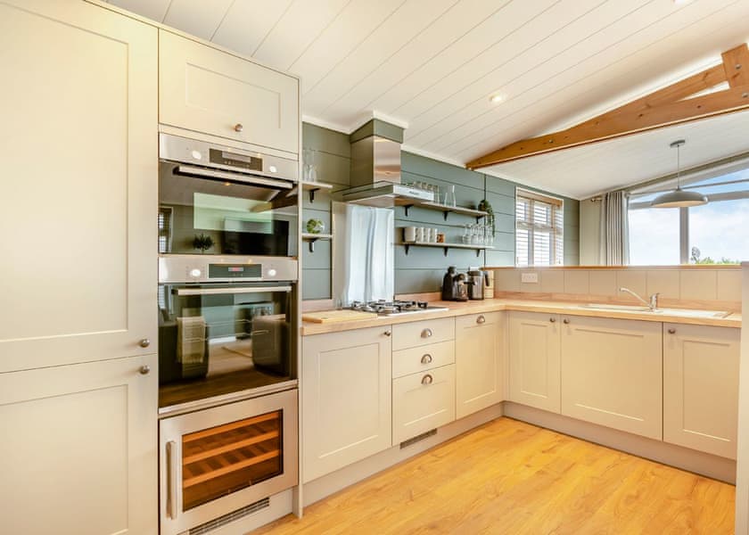 Hazel View Lodge - Windmill Retreat & Spa, Glastonbury