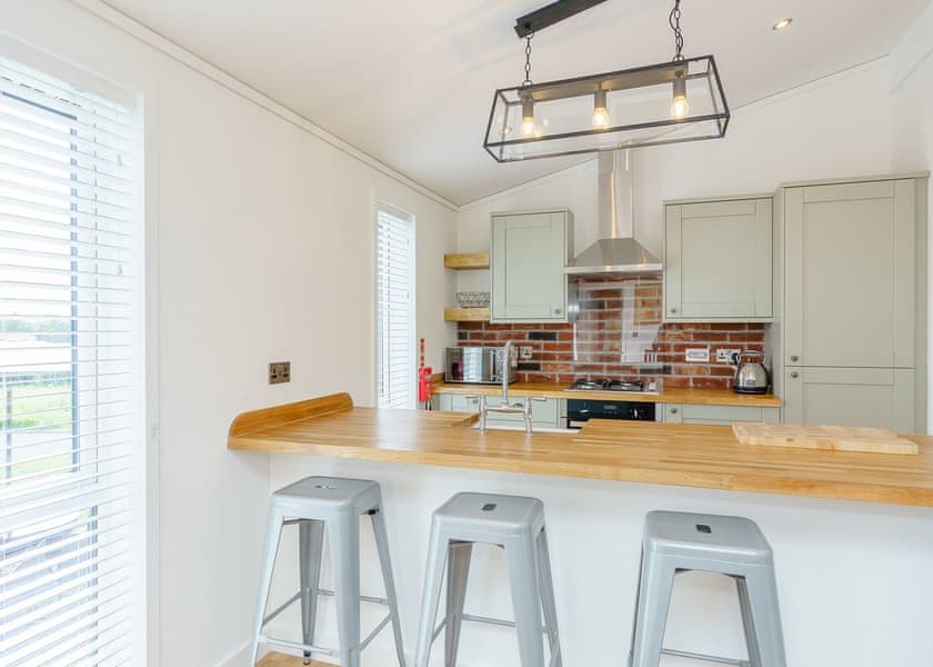 Heron - Winston Farm Lodges, Tetchill