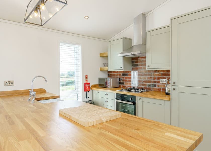 Heron - Winston Farm Lodges, Tetchill