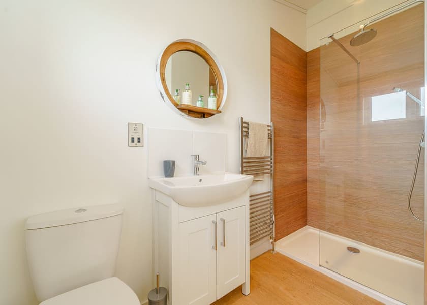 Kingfisher - Winston Farm Lodges, Tetchill