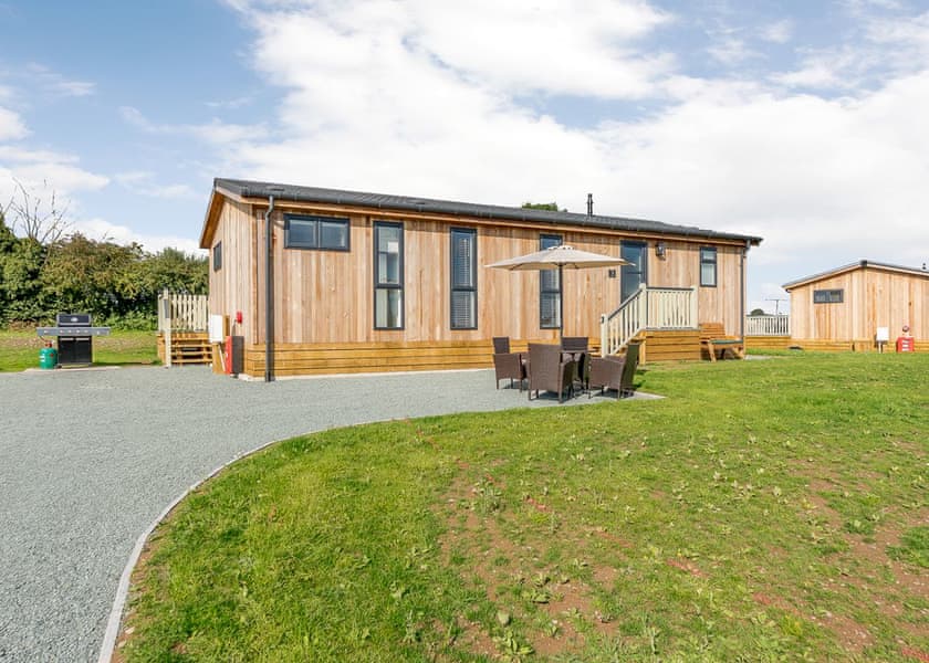 Lapwing - Winston Farm Lodges, Tetchill