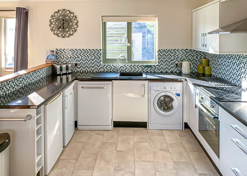 Swift Lodge - Willow Lakes Lodges, Ashby cum Fenby