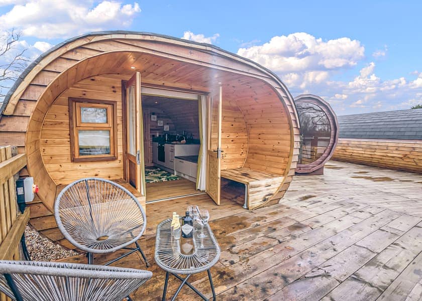 Oval Pod Hot Tub 2 in King’s Lynn | Hoseasons