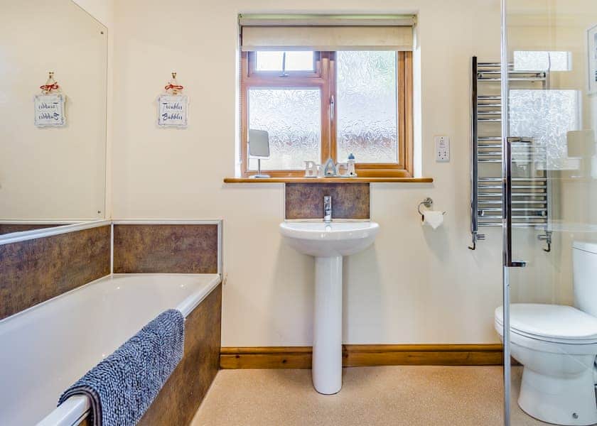 Valley View Lodge Pet - Heart of Wales Lodges, Penybont, Llandrindod Wells