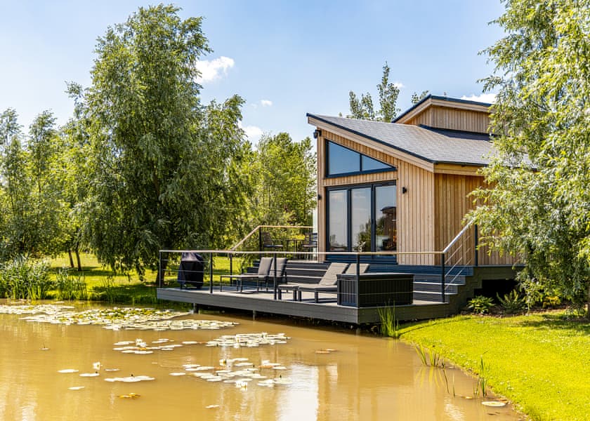 Woad Mill Lakeside Lodges, Boston