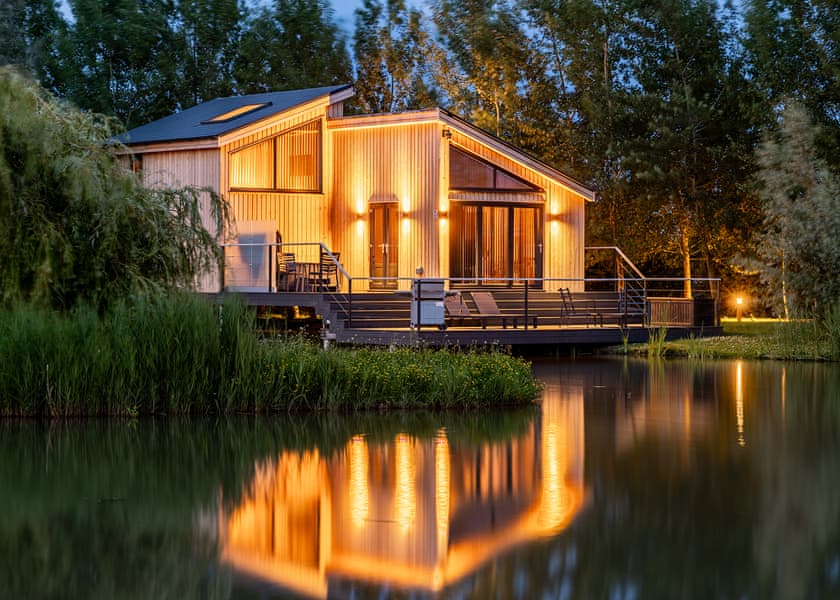 Woad Mill Lakeside Lodges, Boston