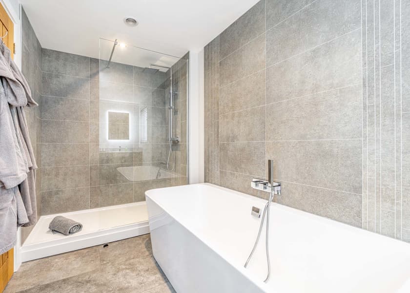 Water Lily Lakeside Lodge - Woad Mill Lakeside Lodges, Boston