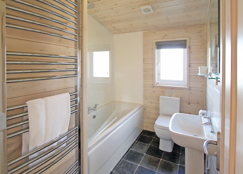 Typical Woodlands Lodge 3 | Woodthorpe Leisure Park, Woodthorpe