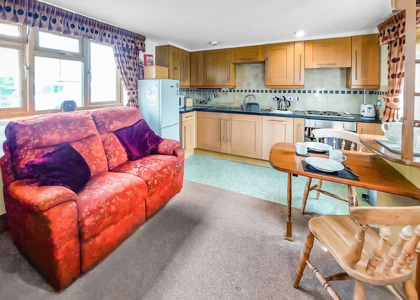 Buttercup Cottage - Woodthorpe Leisure Park, Woodthorpe