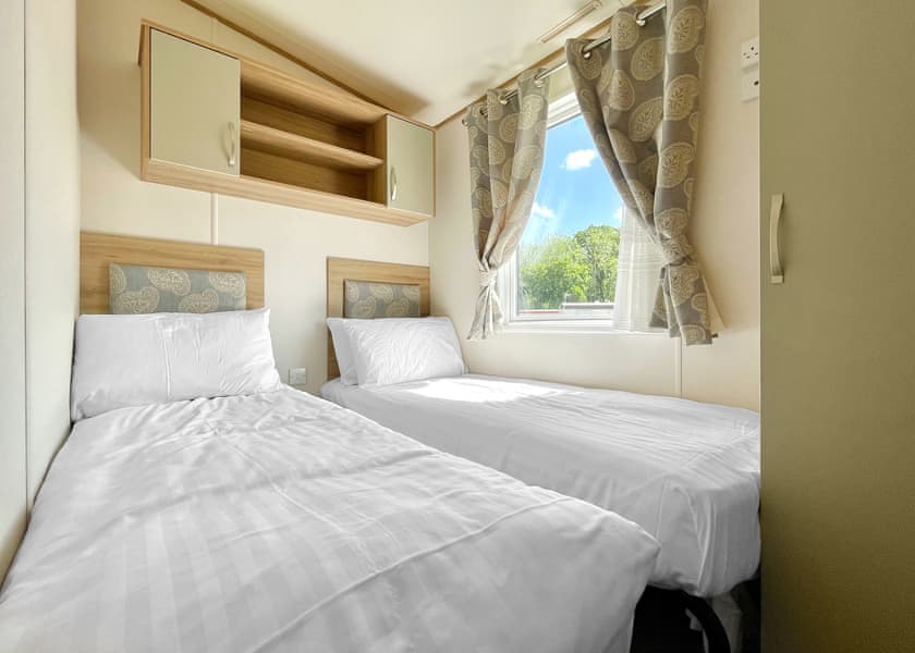 Platinum 2 Pet - Woodthorpe Leisure Park, Woodthorpe