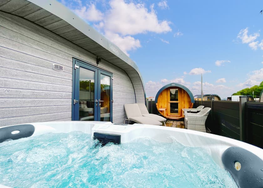 Maple Deluxe Couples Pod - Woodthorpe Leisure Park, Woodthorpe