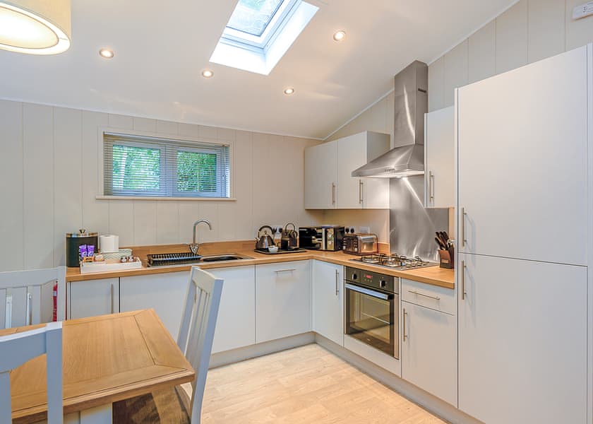Woodland Lodge (sleeps 6) - Woolverstone Marina Lodge Park, Woolverstone, Ipswich