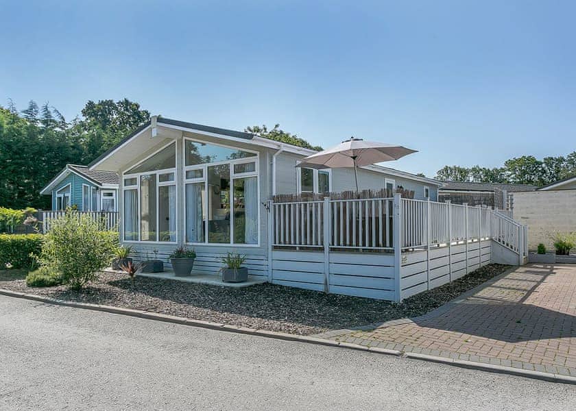 Typical Deluxe Spa Four | Deluxe Spa Pet - Juniper Country Park, Westfield