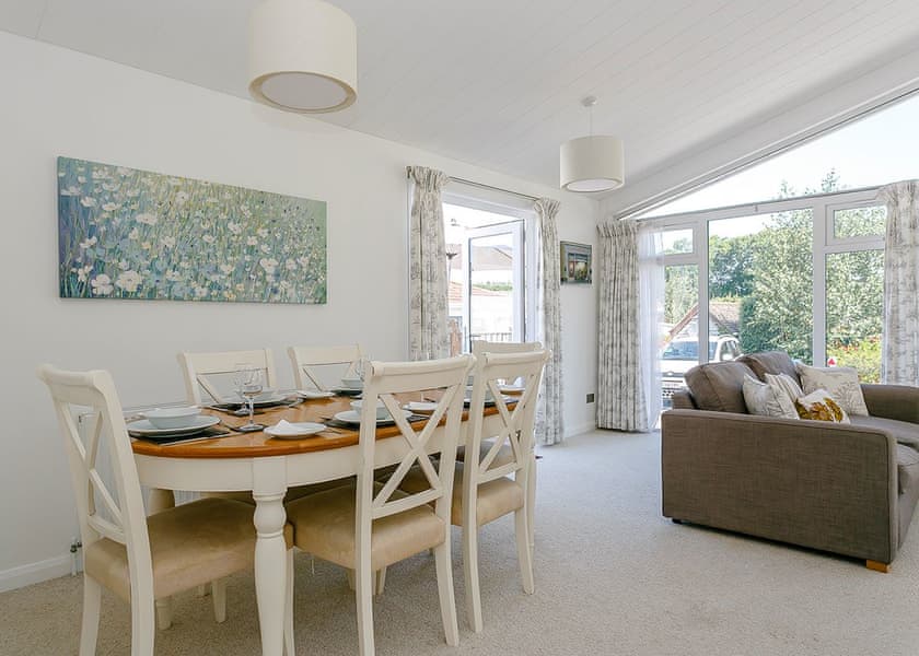 Typical Deluxe Spa Four | Deluxe Spa Pet - Juniper Country Park, Westfield