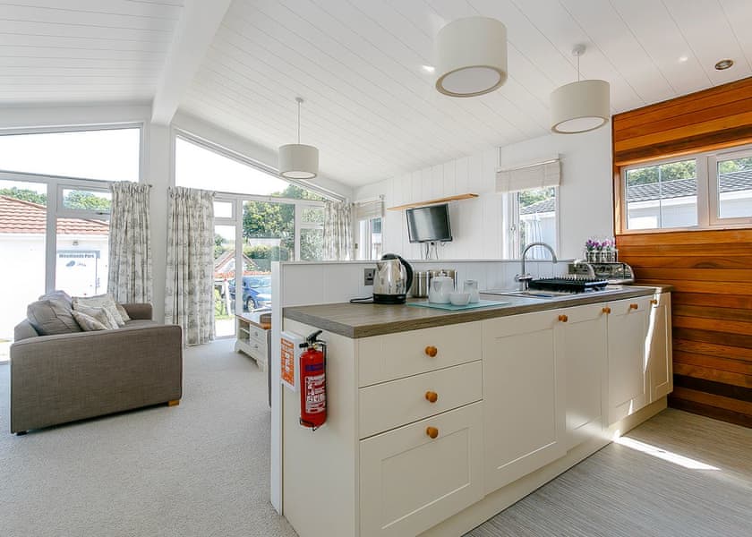 Typical Deluxe Spa Four | Deluxe Spa Pet - Juniper Country Park, Westfield