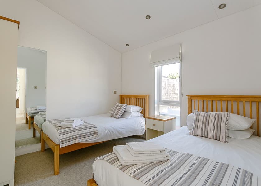 Typical Deluxe Spa Four | Deluxe Spa Pet - Juniper Country Park, Westfield