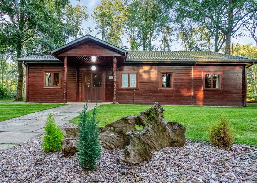 Woodland Oak Lodge in Ellesmere | Hoseasons