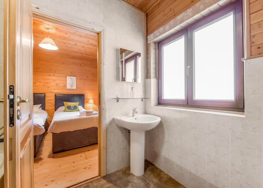 Woodland Oak Lodge - Woodland Park Lodges, Ellesmere