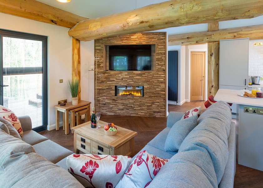 Bluebell Treehouse - Woodland Park Lodges, Ellesmere