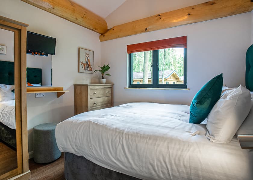 Primrose Treehouse - Woodland Park Lodges, Ellesmere