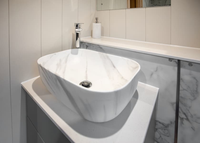 Honeysuckle Treehouse - Woodland Park Lodges, Ellesmere