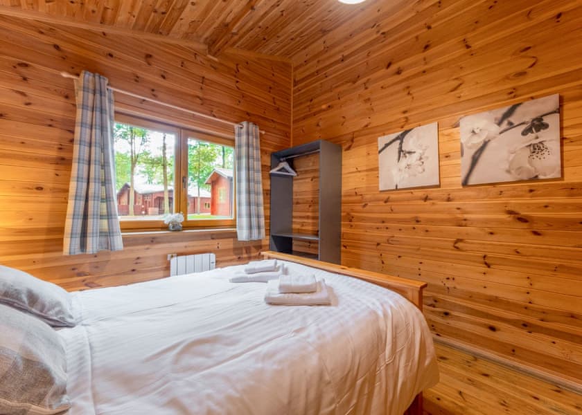 Woodland Cedar Lodge - Woodland Park Lodges, Ellesmere