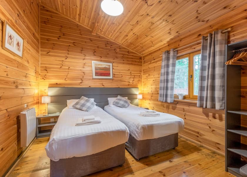 Woodland Cedar Lodge - Woodland Park Lodges, Ellesmere