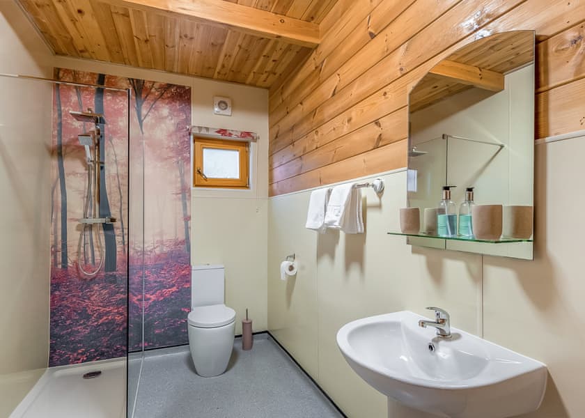 Woodland Cedar Lodge - Woodland Park Lodges, Ellesmere
