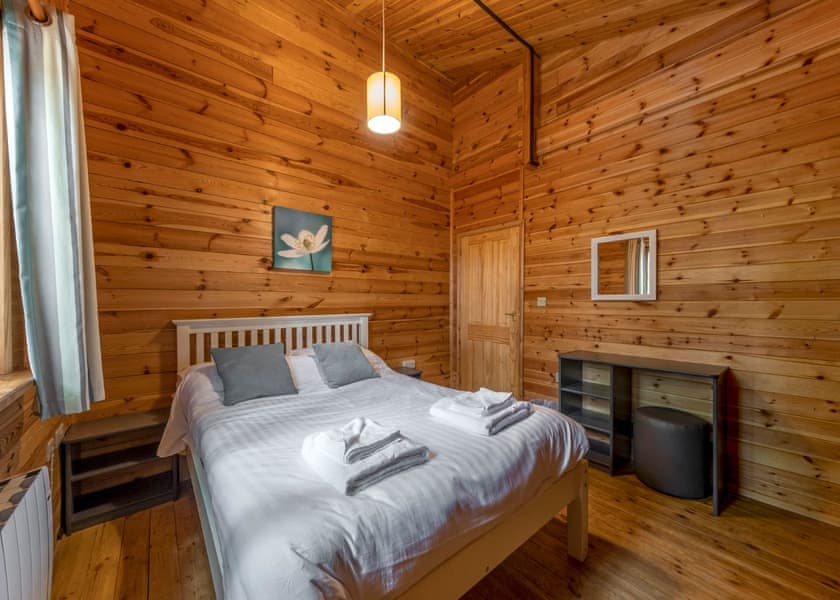 Woodland Redwood - Woodland Park Lodges, Ellesmere