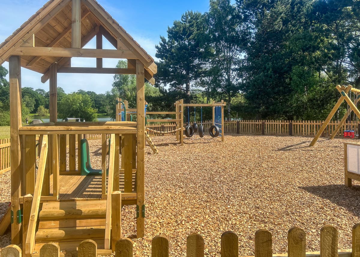 Woodland Waters - Holiday lodge in Central England - Image 5