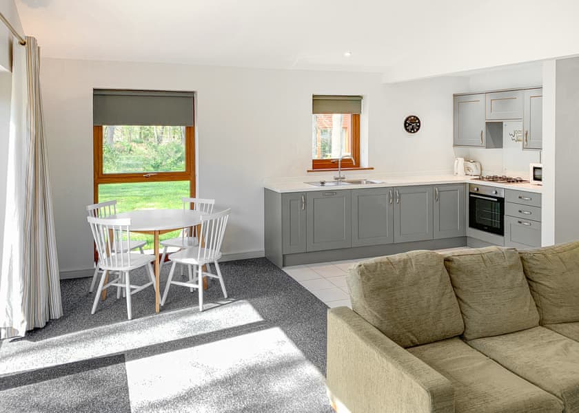 Woodview Lodge Hot Tub 4 - Woodland Waters, Ancaster