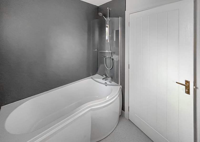 Woodview Lodge Hot Tub 4 - Woodland Waters, Ancaster