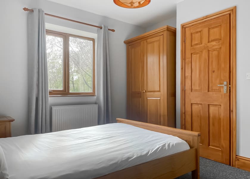 Classic Lakeview Lodge 6 - Woodland Waters, Ancaster