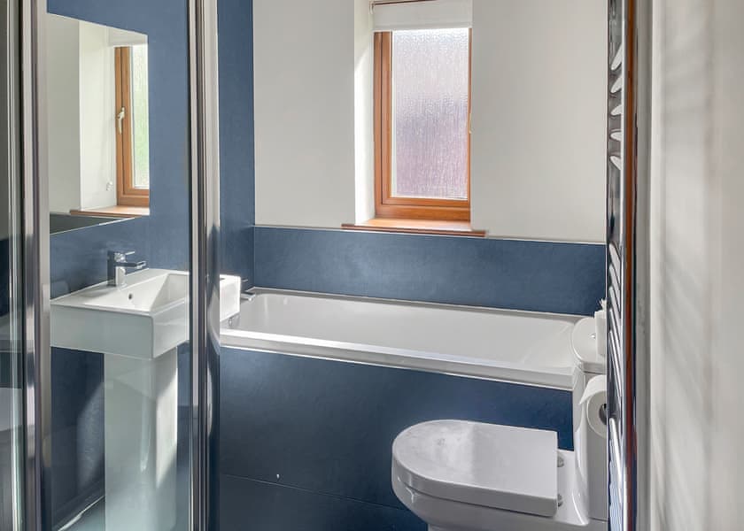 Classic Lakeview Lodge 6 - Woodland Waters, Ancaster