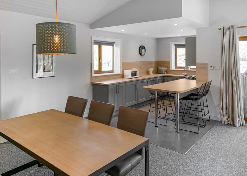 Contemporary Lakeview Lodge 6 - Woodland Waters, Ancaster