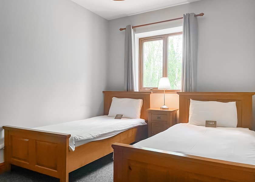 Contemporary Lakeview Lodge 6 - Woodland Waters, Ancaster