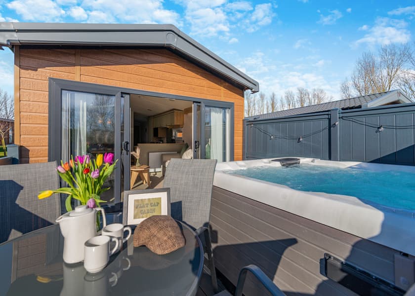 Flat Cap Cabin - Willow Pastures Country Park, Skirlaugh, Nr Hull