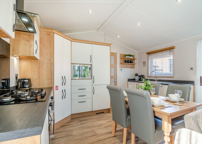 Whistling Kettle (Pet) - Willow Pastures Country Park, Skirlaugh, Nr Hull