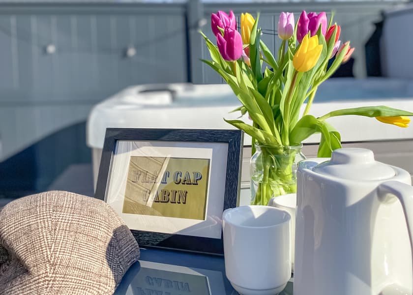 Flat Cap Cabin (Pet) - Willow Pastures Country Park, Skirlaugh, Nr Hull