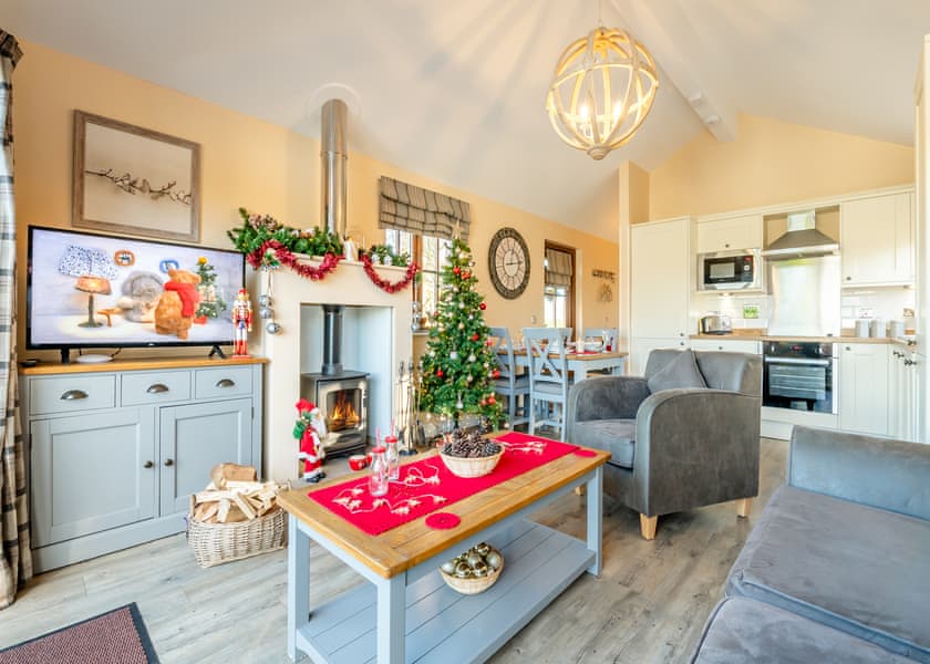 Christmas Cabin - Willow Pastures Country Park, Skirlaugh, Nr Hull