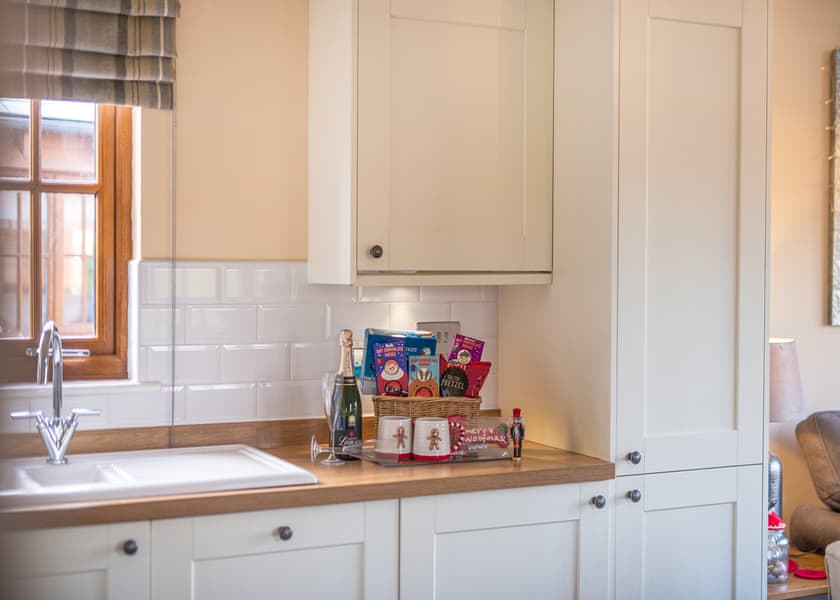 Christmas Cabin - Willow Pastures Country Park, Skirlaugh, Nr Hull