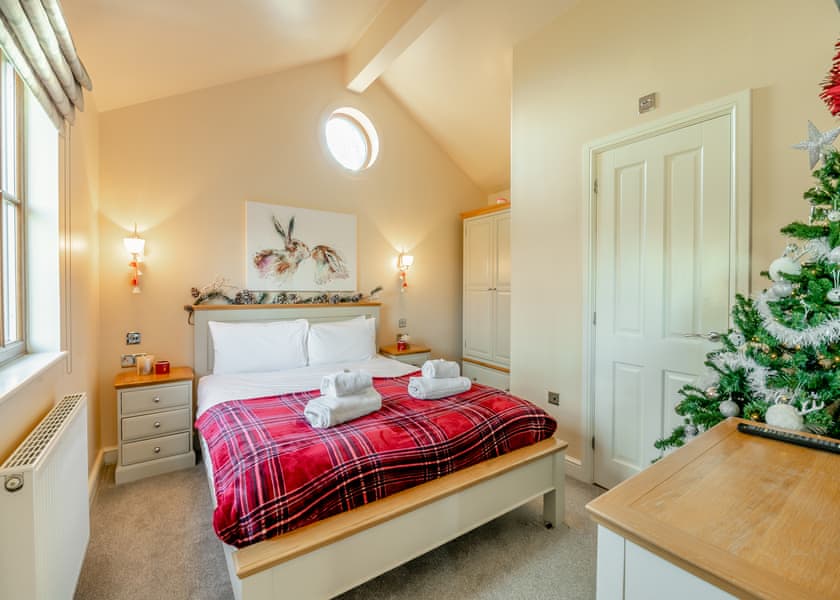 Christmas Cabin - Willow Pastures Country Park, Skirlaugh, Nr Hull