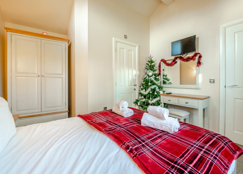 Christmas Cabin - Willow Pastures Country Park, Skirlaugh, Nr Hull