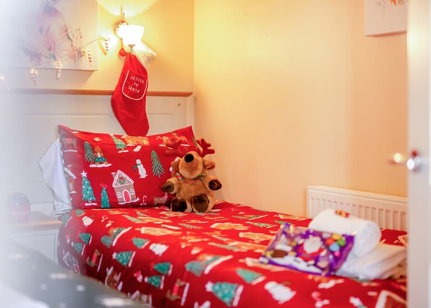 Christmas Cabin - Willow Pastures Country Park, Skirlaugh, Nr Hull