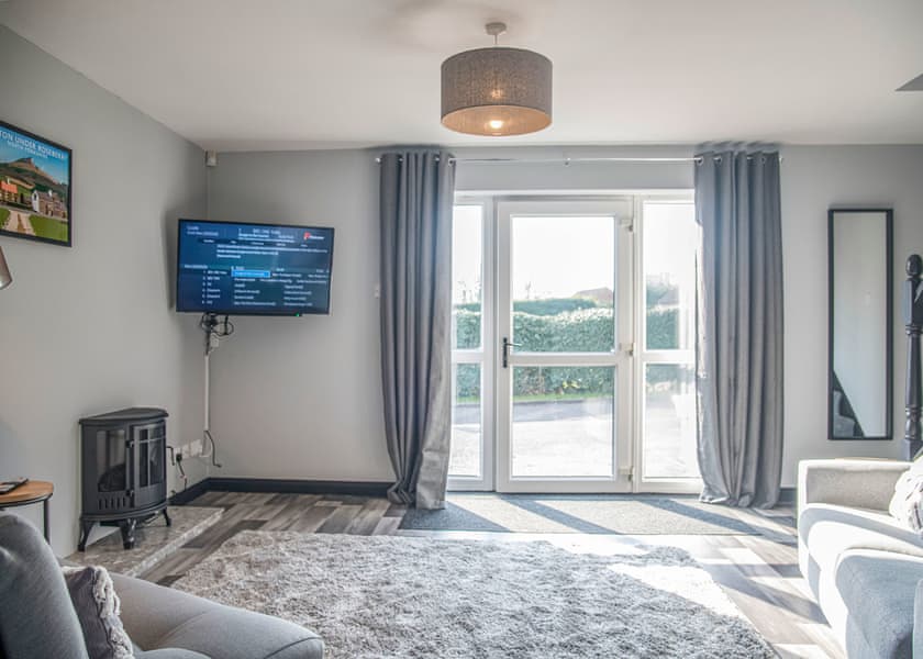 2 Bedroom Apartment with Hot Tub Pet Friendly - White Rose Holiday Park, Thirsk