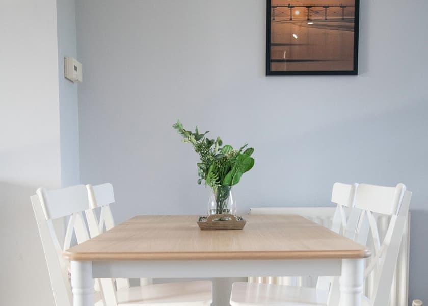 2 Bedroom Apartment with Hot Tub Pet Friendly - White Rose Holiday Park, Thirsk