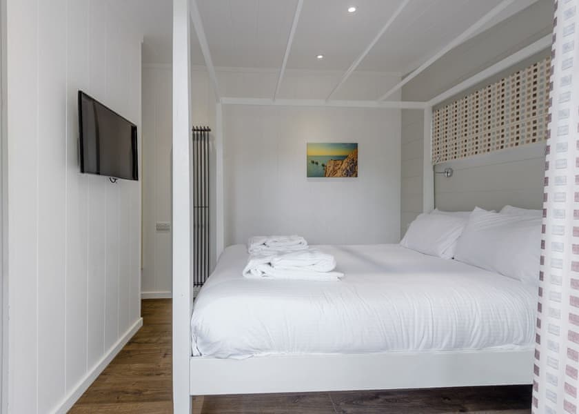 Typical | Nettlestone - Woodside Bay Lodge Retreat, Wootton Bridge, Nr Cowes